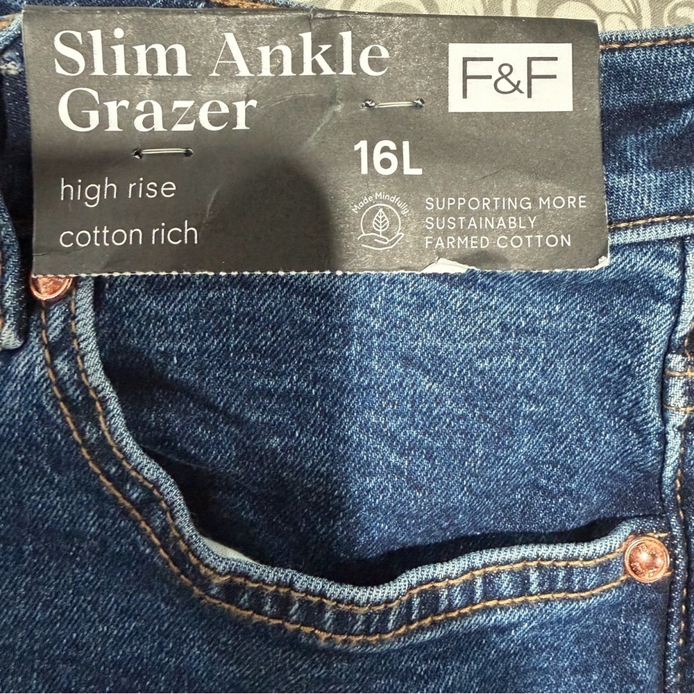 2/$25 Women’s Dark Blue Slim Ankle Grazer Straight Jeans Cotton Eco Friendly - Picture 6 of 11